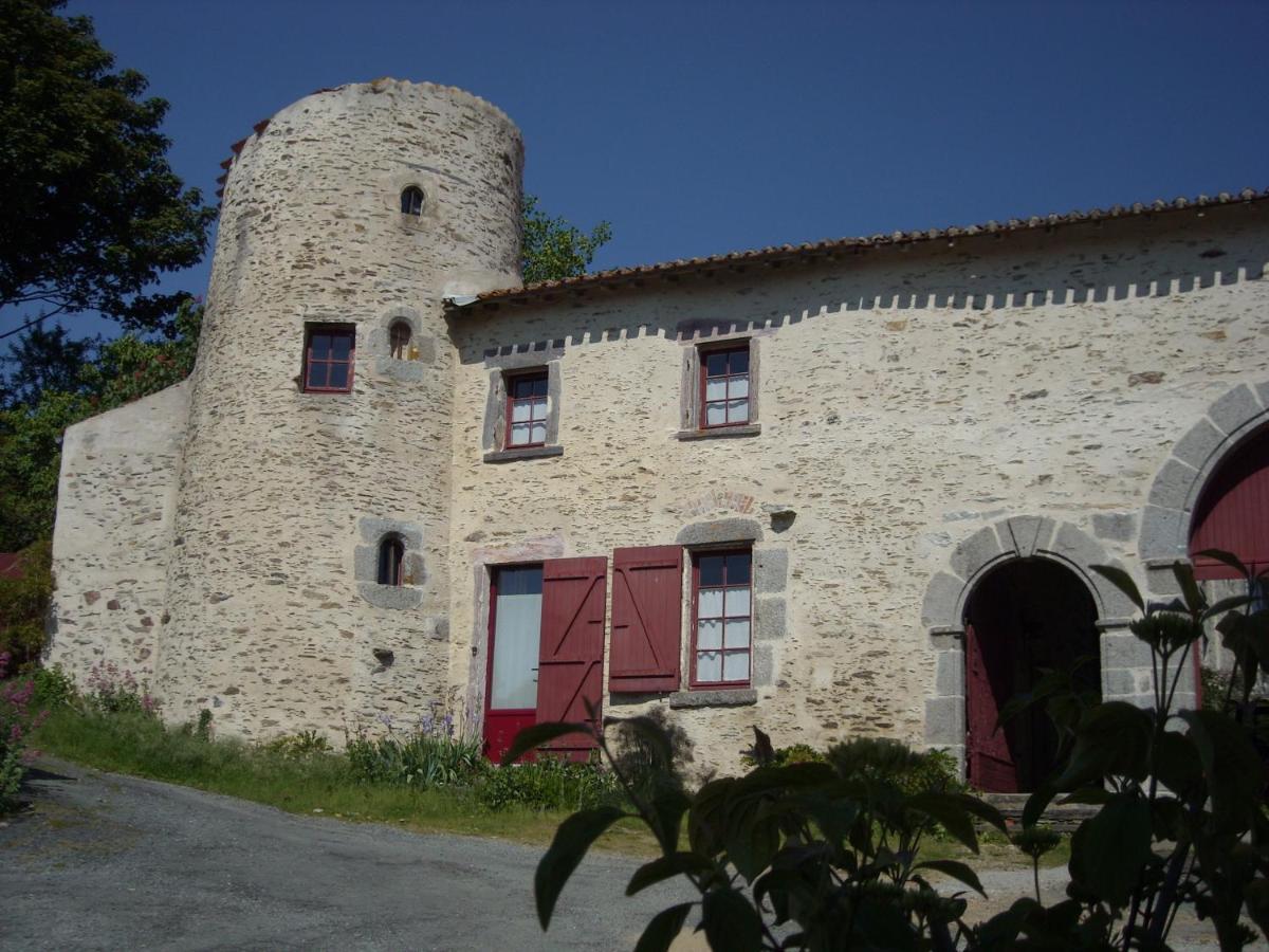 La Tour Des Laudes Bed & Breakfast Breuil-Barret Luaran gambar