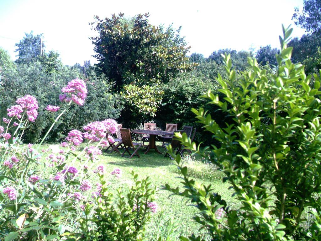 La Tour Des Laudes Bed & Breakfast Breuil-Barret Luaran gambar